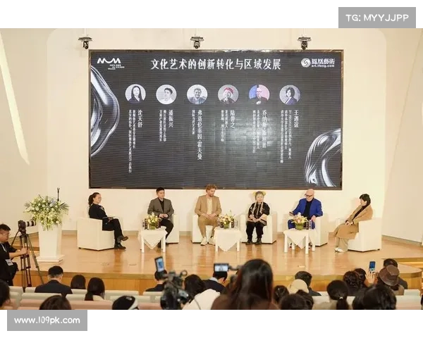 球迷论坛热议:足球世界的激情交流和深度探讨 球迷论坛热议:足球世界的激情交流和深度探讨